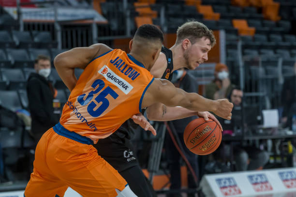 表现是其身 表现是其身